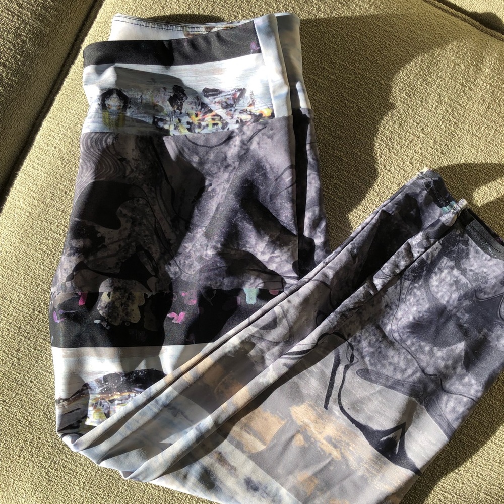 Onzie Yoga Leggings Capri Multicolor Pastel Ocean XS